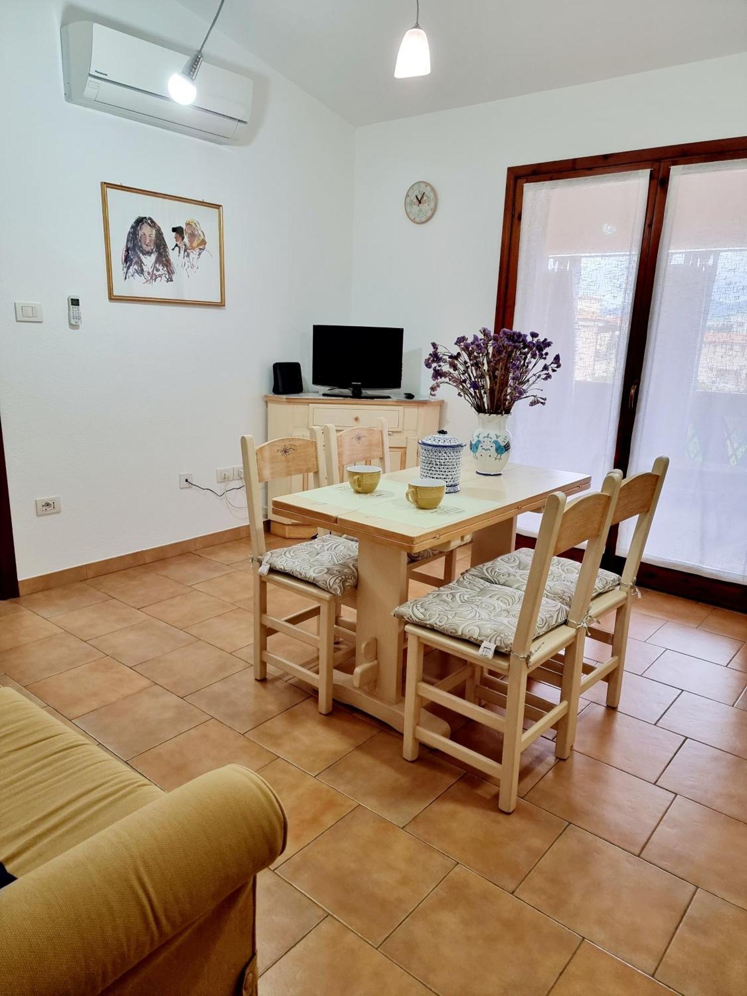 La Casa Di Arly Olbia Exterior foto